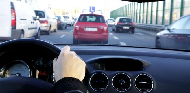 Poza utratą wartości auta liczą się także wydatki poniesione na pojazd zastępczy