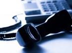 Nie cichnie burza wokół usług prawnych na telefon